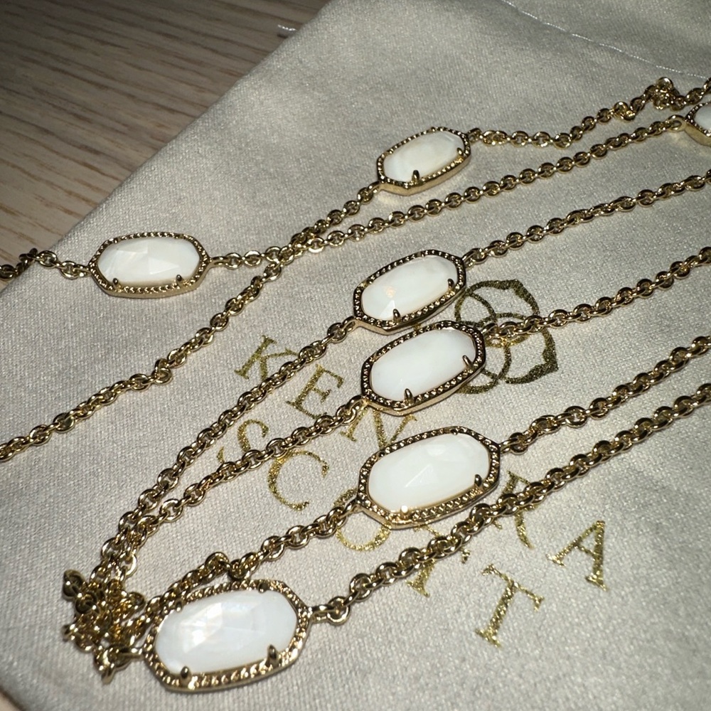 Kendra Scott Kellie long strand necklace in white mother of Pearl